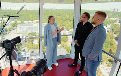 Колесо возможностей: бизнес-лидеры России провели консультации для молодых предпринимателей на высоте 140 метров